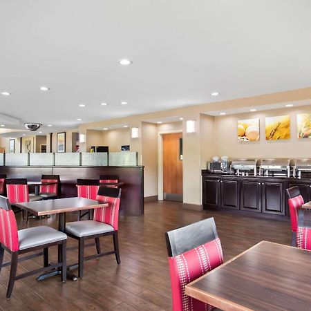 Comfort Suites Гълфпорт Екстериор снимка