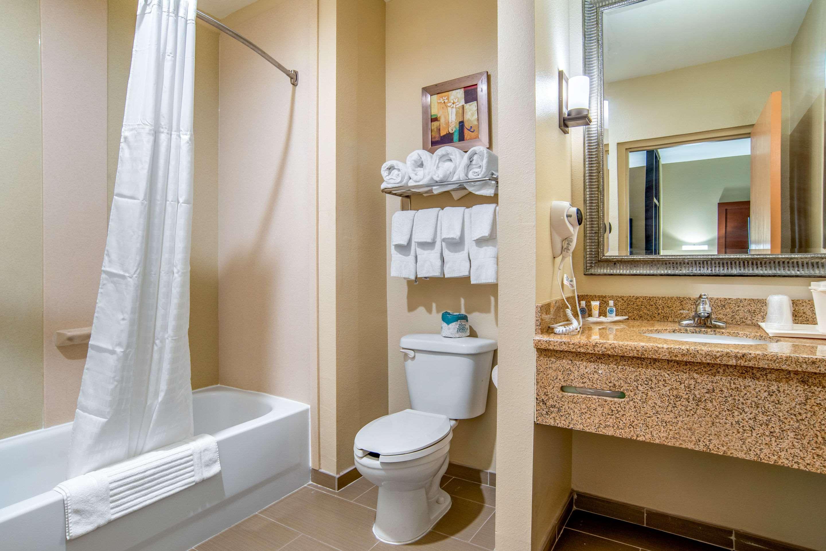 Comfort Suites Гълфпорт Екстериор снимка