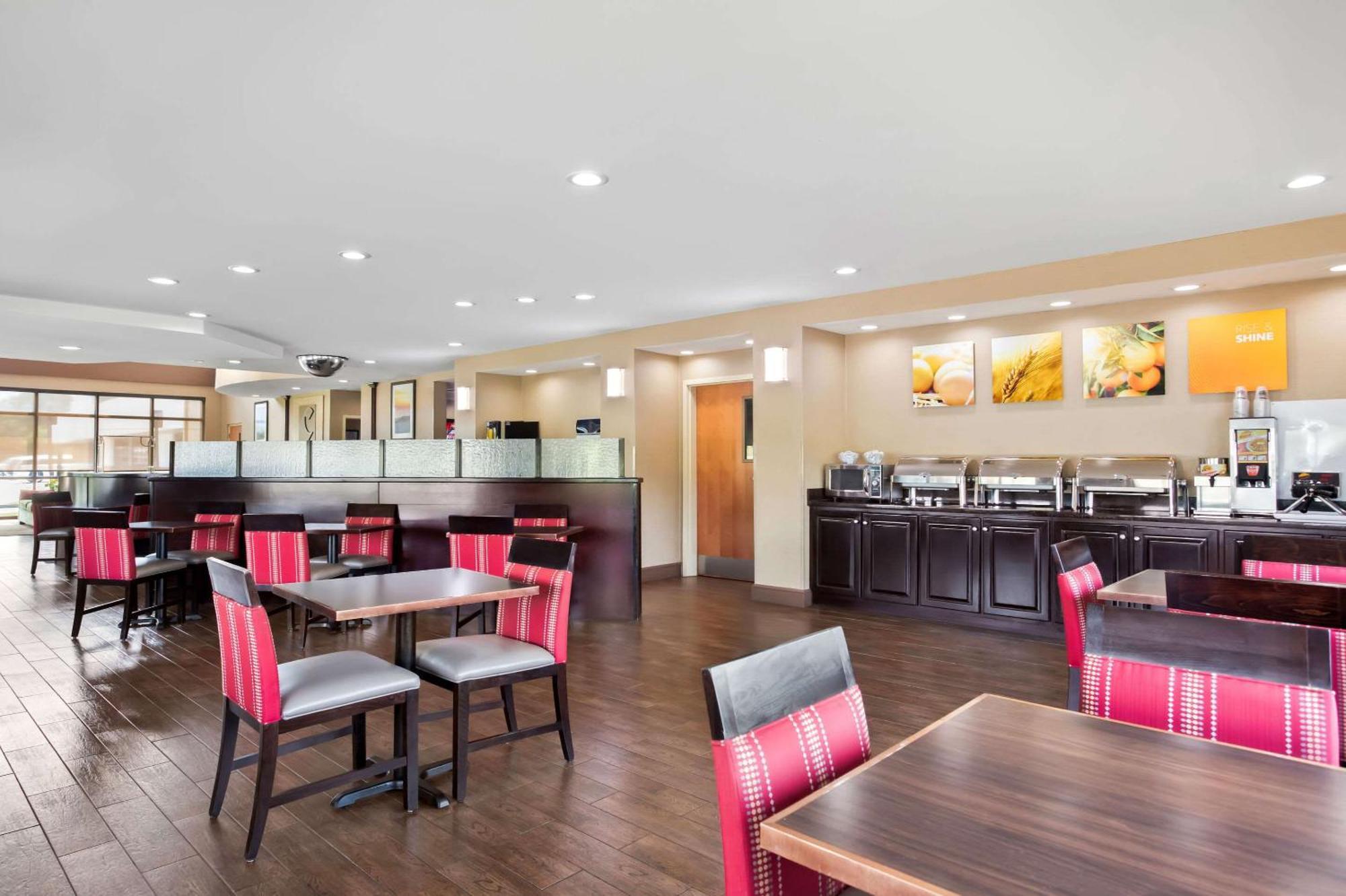 Comfort Suites Гълфпорт Екстериор снимка