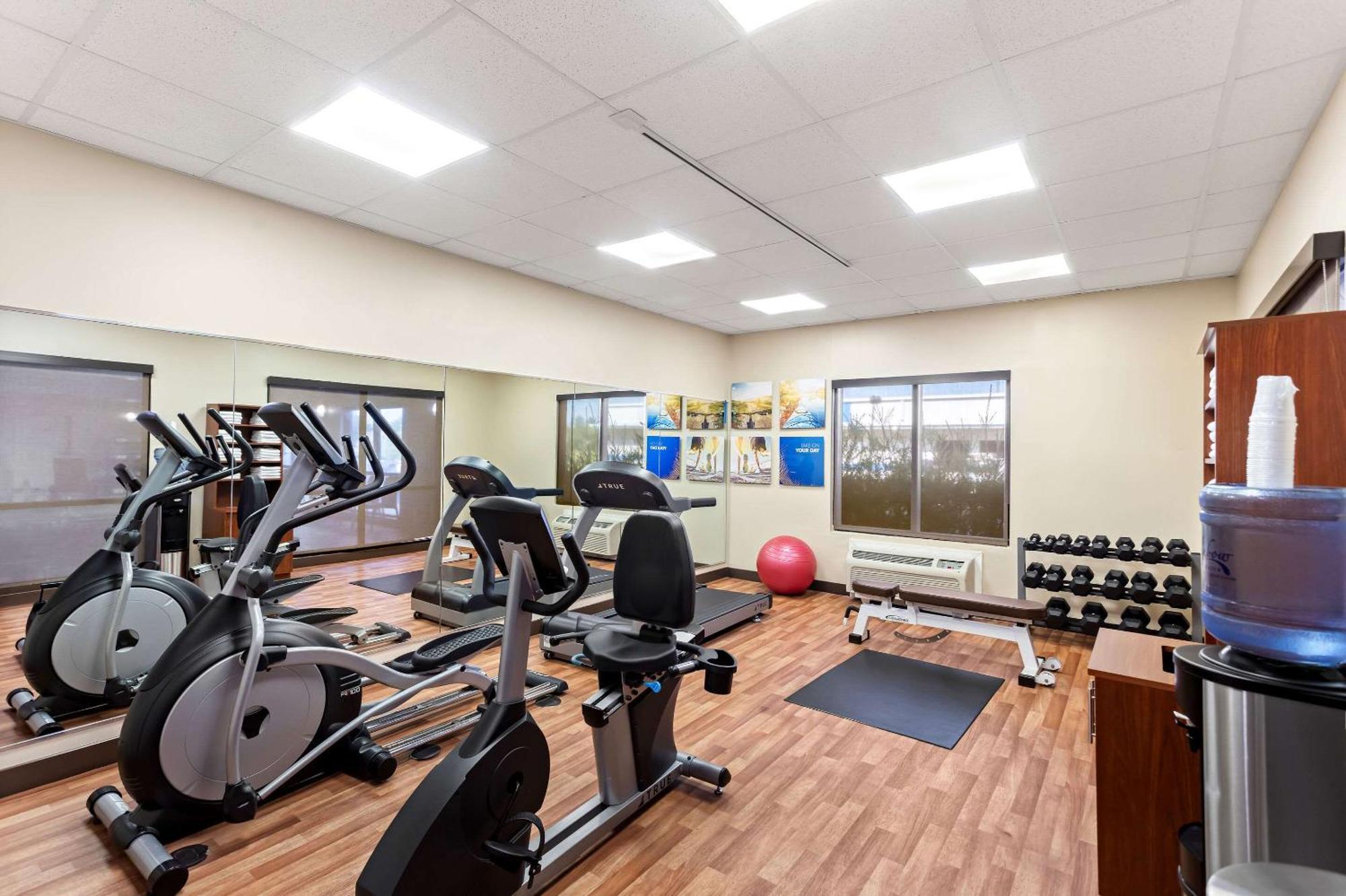 Comfort Suites Гълфпорт Екстериор снимка