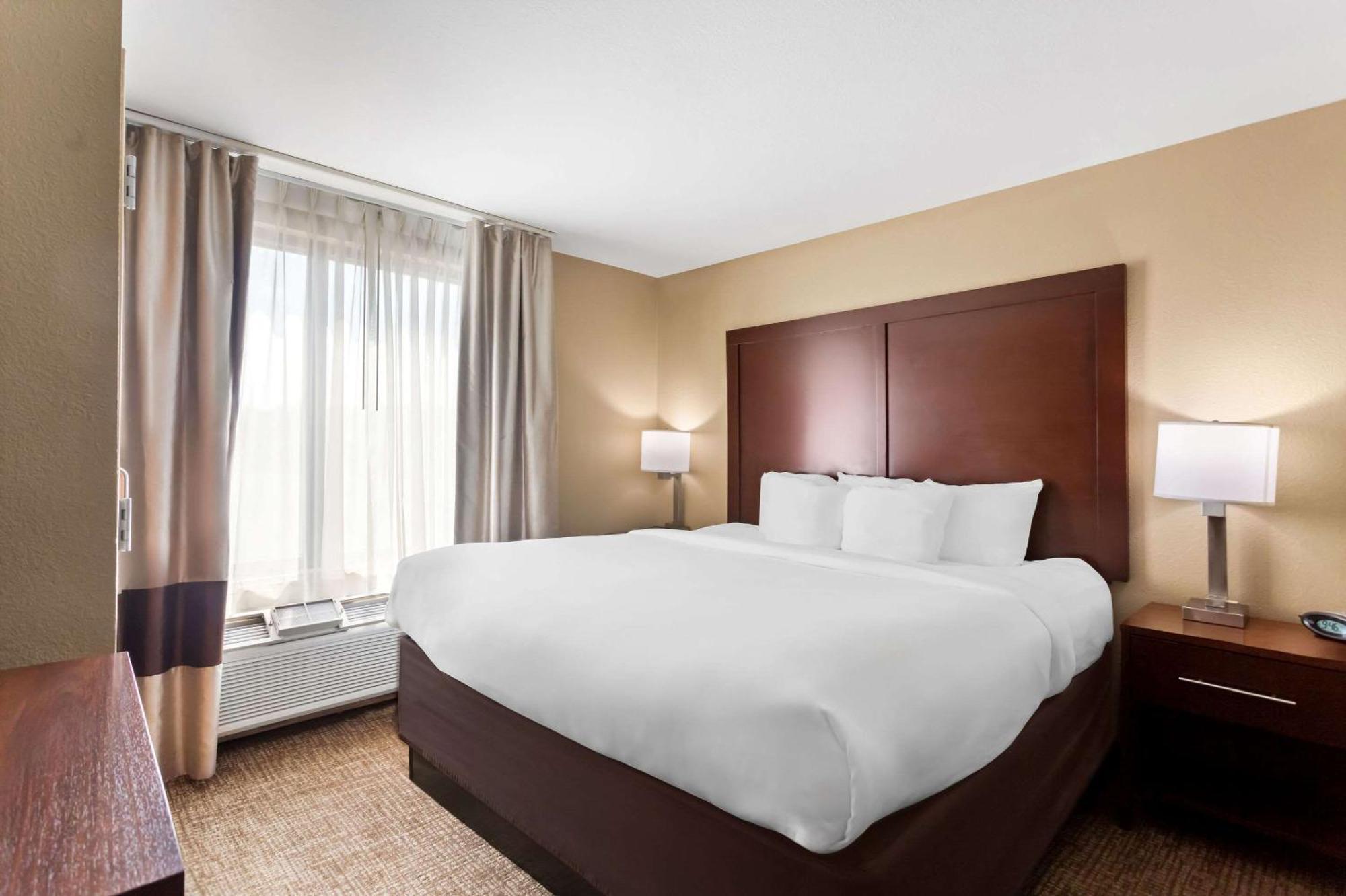 Comfort Suites Гълфпорт Екстериор снимка