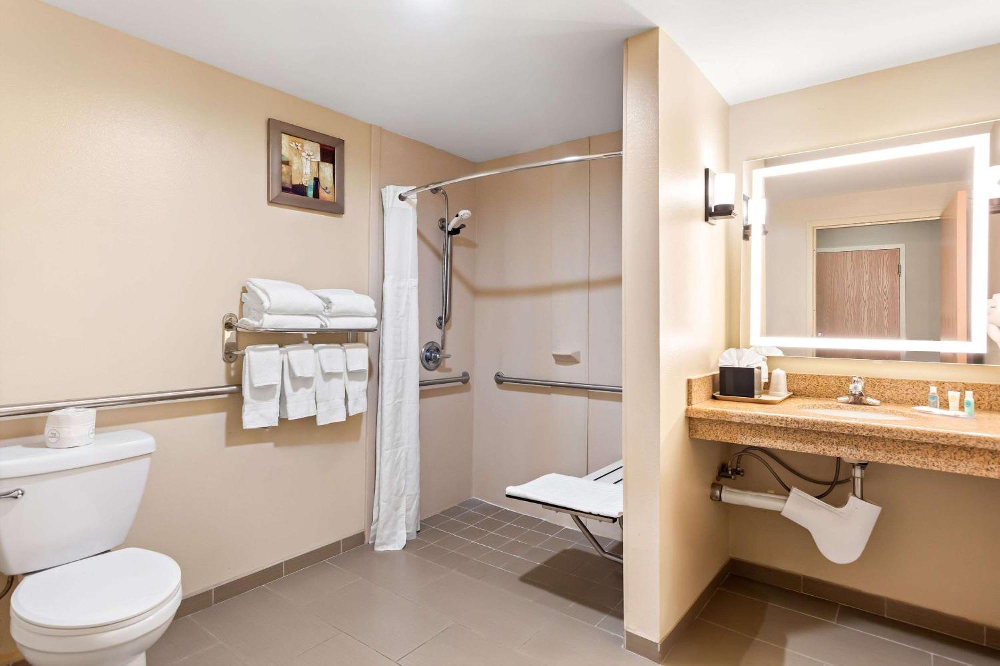 Comfort Suites Гълфпорт Екстериор снимка