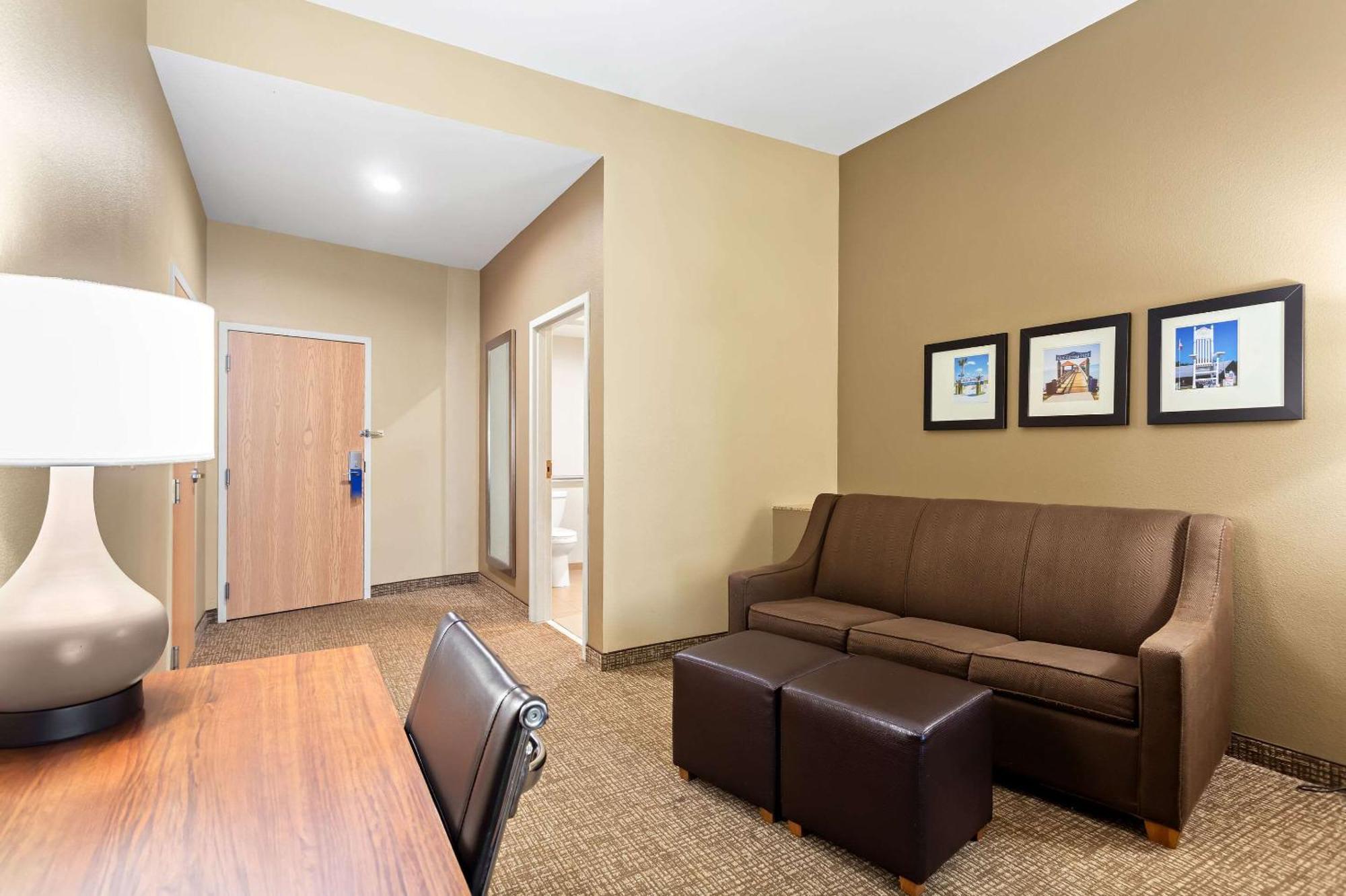 Comfort Suites Гълфпорт Екстериор снимка