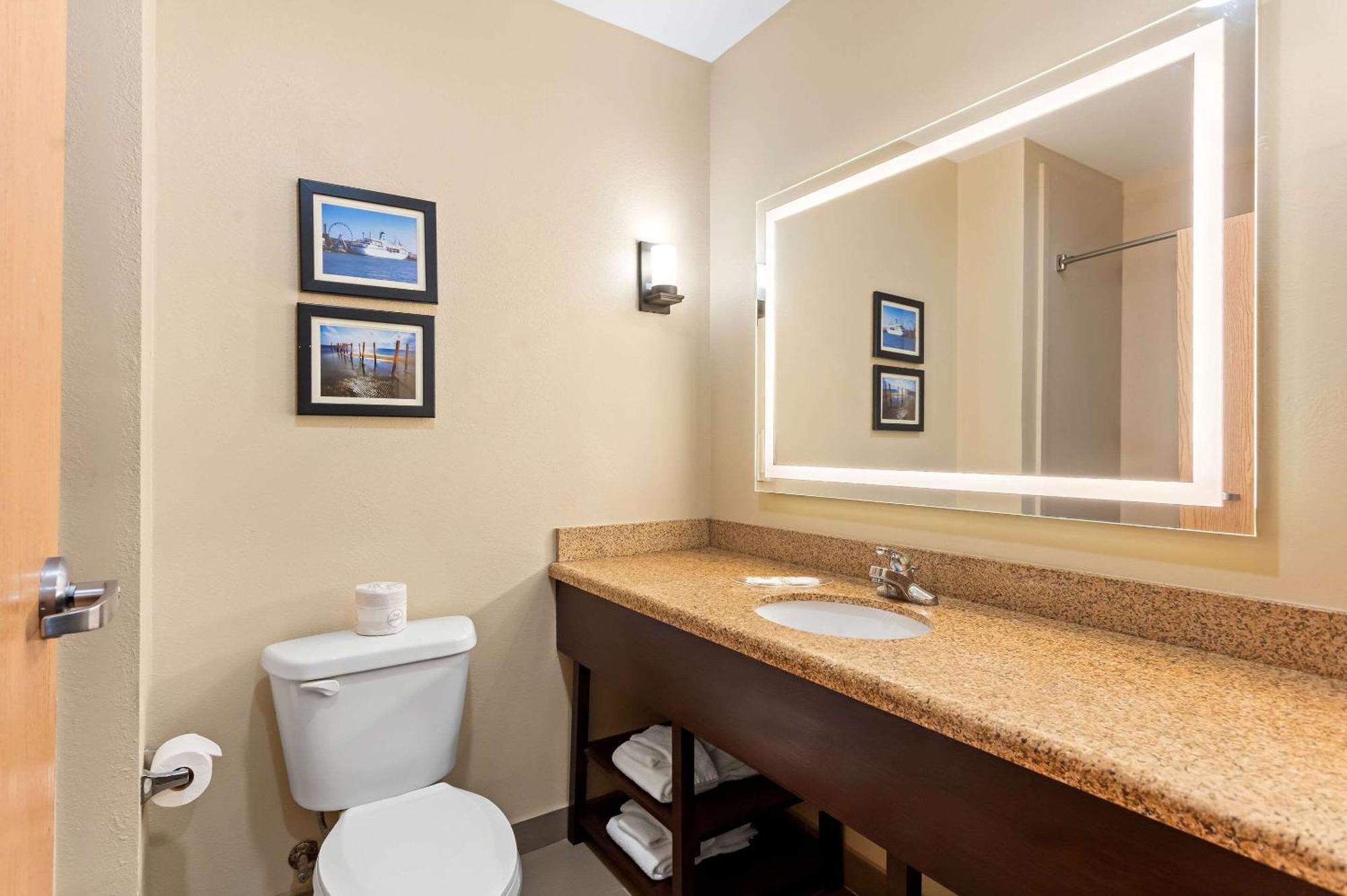 Comfort Suites Гълфпорт Екстериор снимка