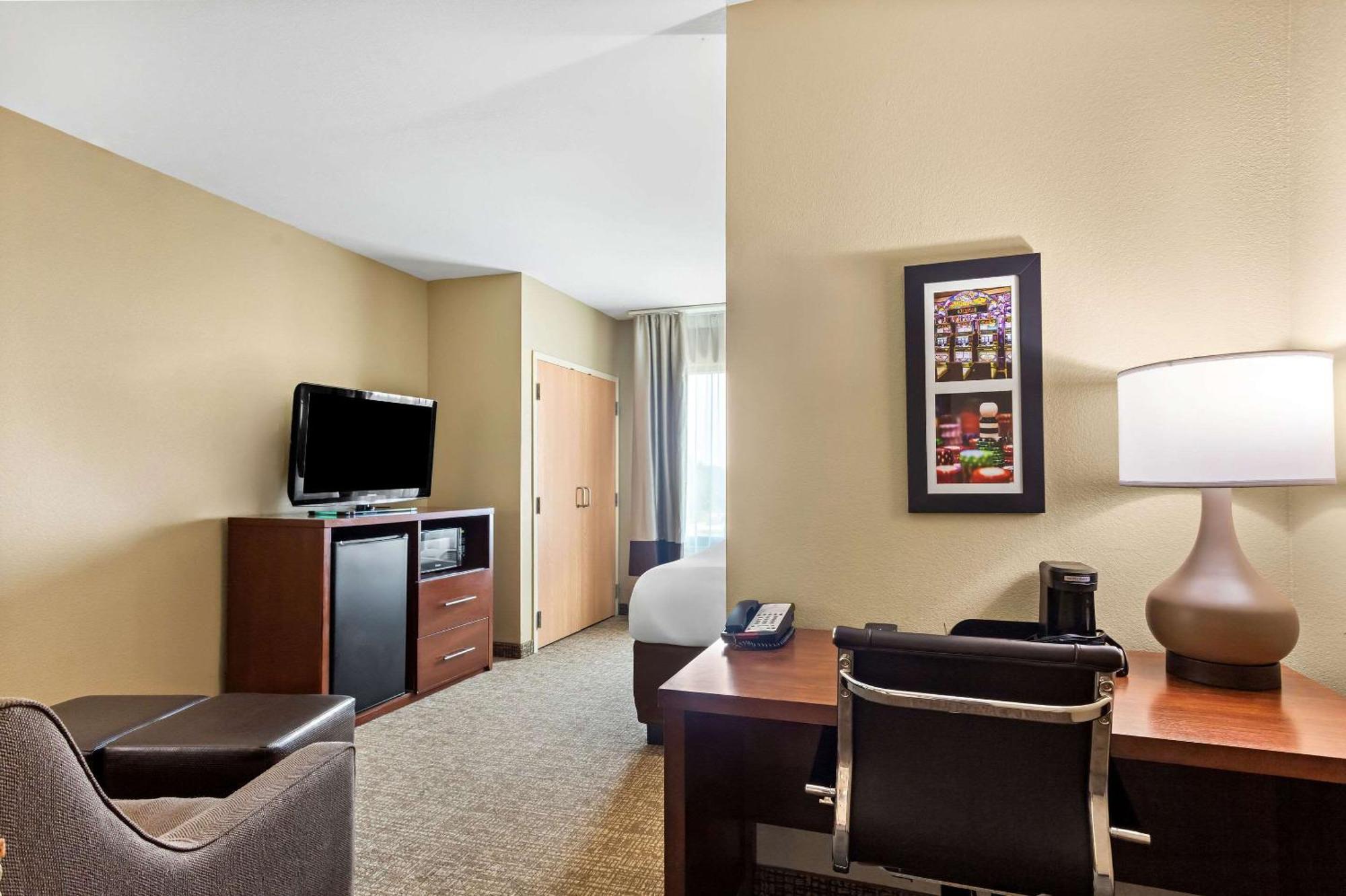 Comfort Suites Гълфпорт Екстериор снимка